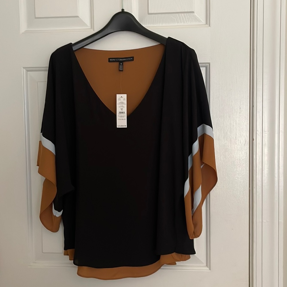 Beautiful kimono sleeved White House Black Market top. NWT. Women’s M.